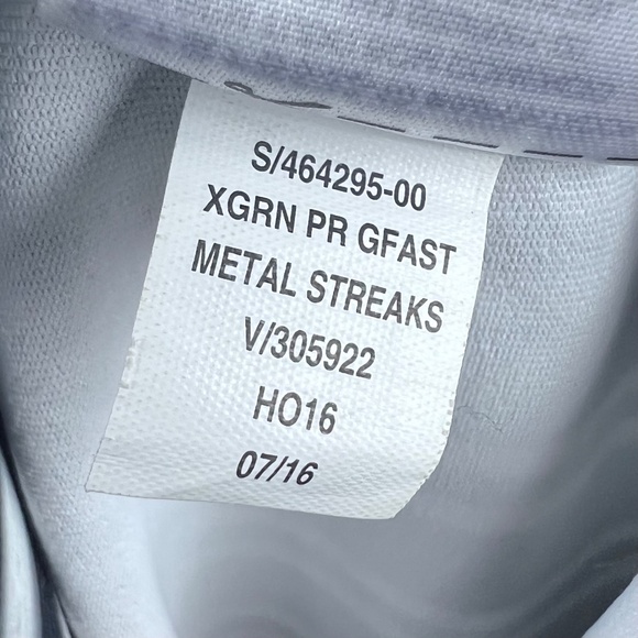 🔥2/$10 |•GAP•| Gap Fit Metal Streaks Striped Leggings Medium • Length 29 - Picture 9 of 9